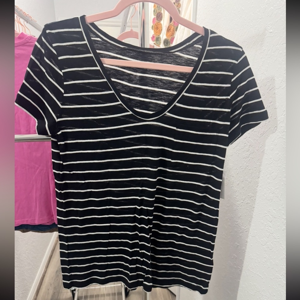 NWT Caslon Black and White Striped Short Sleeve Tee Size Small - Picture 2 of 4